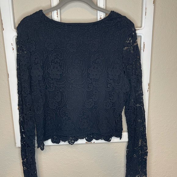 Lili’s Closet Black Lace Zippered Jacket - Picture 2 of 4